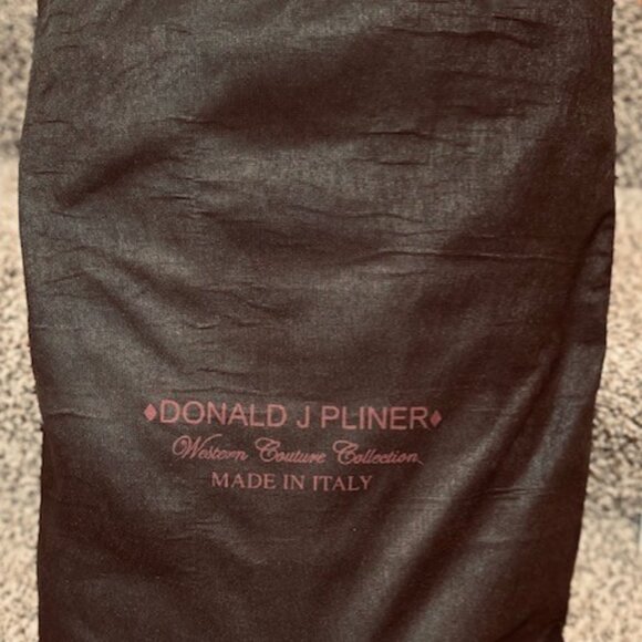 Beautiful pair of Donald J Pliner Boots size 8 - Picture 8 of 12